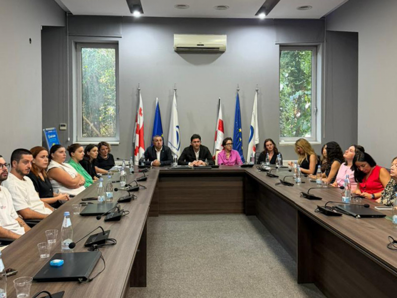 მანდატურის სამსახურის უფროსმა სოციალურ მუშაკებთან სამუშაო შეხვედრები გამართა